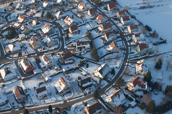 Vue oblique de En hiver quand il y a de la neige à Neewiller-près-Lauterbourg dans le département Bas Rhin, France