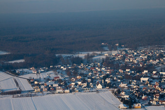 Vue aérienne de Scheibenhard dans le département Bas Rhin, France