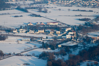 Vue aérienne de De l'ouest à le quartier Neulauterburg in Berg dans le département Rhénanie-Palatinat, Allemagne