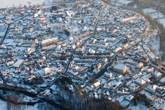 Lauterbourg dans le département Bas Rhin, France vu d'un drone
