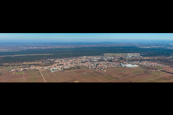 Vue de la ville depuis le sud à Bellheim dans le département Rhénanie-Palatinat, Allemagne d'en haut