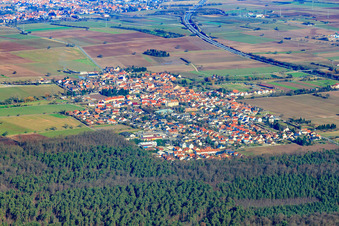 Vue aérienne de Vue de la ville depuis le sud-ouest à Westheim dans le département Rhénanie-Palatinat, Allemagne