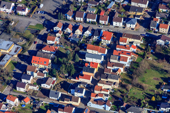 Vue aérienne de Rue Marie-Juchacz à Lingenfeld dans le département Rhénanie-Palatinat, Allemagne