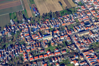 Vue oblique de Saint Martin à Lingenfeld dans le département Rhénanie-Palatinat, Allemagne