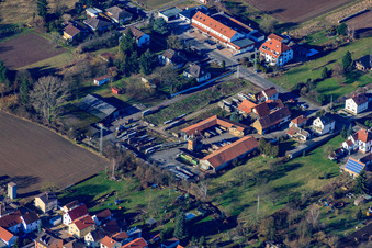 Vue aérienne de Neustadter Straße Holz-Forster à Lingenfeld dans le département Rhénanie-Palatinat, Allemagne