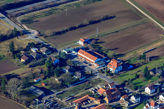Vue aérienne de Maison funéraire Neustadter Straße Gehrlein GmbH à Lingenfeld dans le département Rhénanie-Palatinat, Allemagne