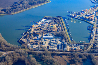 Vue aérienne de Port Germersheim avec Dyckerhoff Beton GmbH & Co. KG et marina du Motorboat Sports Club Germersheim eV à Germersheim dans le département Rhénanie-Palatinat, Allemagne
