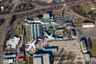 Vue oblique de Exposition en plein air d'avions et de navires au Musée de la technologie Speyer à Speyer dans le département Rhénanie-Palatinat, Allemagne