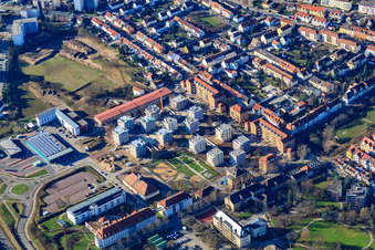 Vue aérienne de Nouvelle zone de développement sur la place de la Garnison française à Speyer dans le département Rhénanie-Palatinat, Allemagne