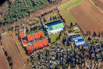 Vue aérienne de Tennis Club Dudenhofen eV et PfalzSoccer Dudenhofen à Dudenhofen dans le département Rhénanie-Palatinat, Allemagne