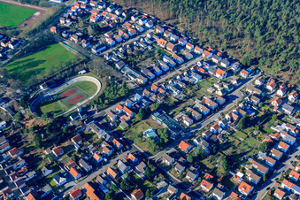 Vue aérienne de Association cycliste Dudenhofen eV Piste cyclable à Beethovenstr à Dudenhofen dans le département Rhénanie-Palatinat, Allemagne