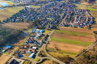 Vue aérienne de Vue du village depuis le nord-est à Hanhofen dans le département Rhénanie-Palatinat, Allemagne