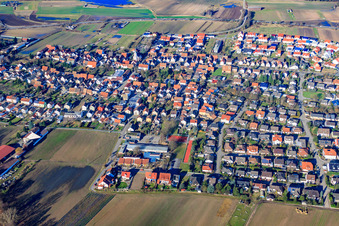 Vue aérienne de École primaire Hanhofen à Hanhofen dans le département Rhénanie-Palatinat, Allemagne