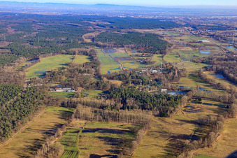 Vue aérienne de Parc de vacances vu de l'ouest à Haßloch dans le département Rhénanie-Palatinat, Allemagne