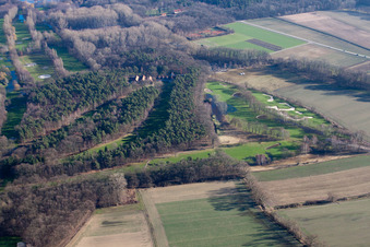 Vue d'oiseau de Club de golf Pfalz Neustadt ad Weinstraße eV à le quartier Geinsheim in Neustadt an der Weinstraße dans le département Rhénanie-Palatinat, Allemagne