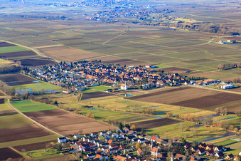 Vue aérienne de Vue du village depuis le sud-est à Altdorf dans le département Rhénanie-Palatinat, Allemagne