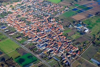 Vue aérienne de Vue de la ville depuis le sud-ouest à Zeiskam dans le département Rhénanie-Palatinat, Allemagne
