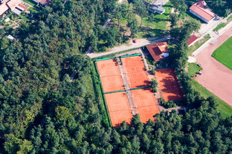 Vue aérienne de Terrain de tennis Hatzenbühl à Hatzenbühl dans le département Rhénanie-Palatinat, Allemagne