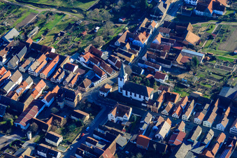 Vue aérienne de Église de la Lange Straße à Ottersheim bei Landau dans le département Rhénanie-Palatinat, Allemagne