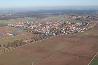 Vue aérienne de Ottersheim à Ottersheim bei Landau dans le département Rhénanie-Palatinat, Allemagne