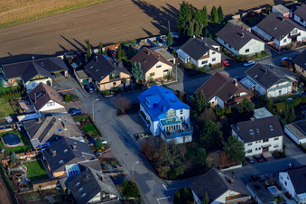 Vue aérienne de Pharmacie du Palatinat à Kuhardt dans le département Rhénanie-Palatinat, Allemagne