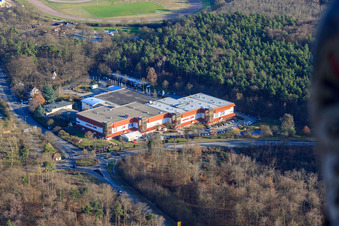 Vue aérienne de Magasin de meubles Ehrmann Herxheim à Herxheim bei Landau dans le département Rhénanie-Palatinat, Allemagne