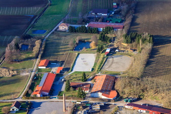 Vue aérienne de Haras de la ferme fruitière Zirker KG à Herxheim bei Landau dans le département Rhénanie-Palatinat, Allemagne