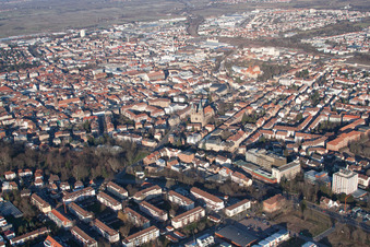 Enregistrement par drone de Landau in der Pfalz dans le département Rhénanie-Palatinat, Allemagne