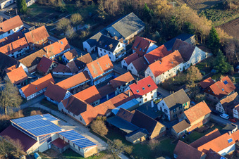 Domaine viticole Nagel à Vollmersweiler dans le département Rhénanie-Palatinat, Allemagne hors des airs
