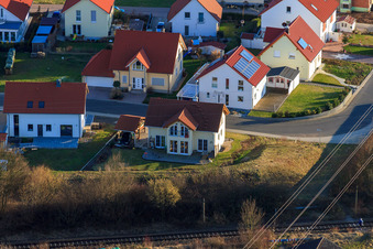 À l'Anhaide à le quartier Schaidt in Wörth am Rhein dans le département Rhénanie-Palatinat, Allemagne depuis l'avion
