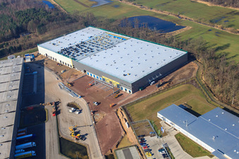 Zone industrielle de Horst, 3ème phase de construction pour le groupe STS à le quartier Minderslachen in Kandel dans le département Rhénanie-Palatinat, Allemagne d'en haut