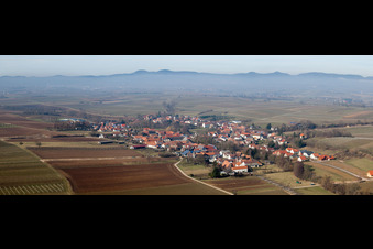 Vue aérienne de Panorama de la ville et des environs à Dierbach dans le département Rhénanie-Palatinat, Allemagne