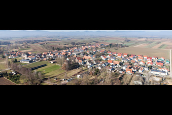 Vue aérienne de Vue sur le village à le quartier Kleinsteinfeld in Niederotterbach dans le département Rhénanie-Palatinat, Allemagne