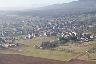 Vue aérienne de Lampertsloch dans le département Bas Rhin, France