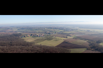 Enregistrement par drone de Merkwiller-Pechelbronn dans le département Bas Rhin, France