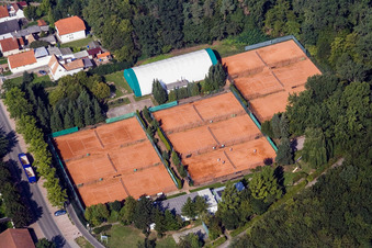 Vue aérienne de Court de tennis à Herxheim bei Landau dans le département Rhénanie-Palatinat, Allemagne