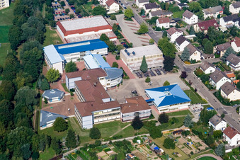 Vue aérienne de Centre Scolaire Pamina Herxheim, École polyvalente à Herxheim bei Landau dans le département Rhénanie-Palatinat, Allemagne