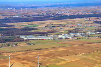 Vue aérienne de Zone industrielle de Horst vue du sud à le quartier Minderslachen in Kandel dans le département Rhénanie-Palatinat, Allemagne