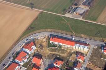 Enregistrement par drone de Sur la haute piste à Kandel dans le département Rhénanie-Palatinat, Allemagne