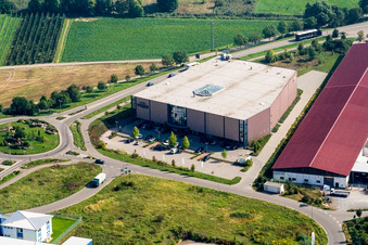 Vue aérienne de Parc commercial W avec Möbel Weber à Herxheim bei Landau dans le département Rhénanie-Palatinat, Allemagne