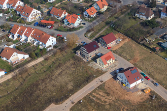Vue aérienne de Aux Thoräckern à le quartier Mörlheim in Landau in der Pfalz dans le département Rhénanie-Palatinat, Allemagne