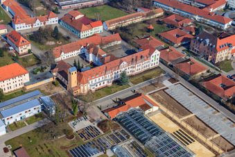 Photographie aérienne de École de jeunesse et de formation professionnelle St. Joseph et Centre de soutien Caritas St. Laurentius et St. Paulus à Landau in der Pfalz dans le département Rhénanie-Palatinat, Allemagne