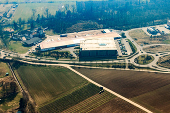 Vue aérienne de Möbel Weber dans le parc d'activités de l'Ouest à Herxheim bei Landau dans le département Rhénanie-Palatinat, Allemagne