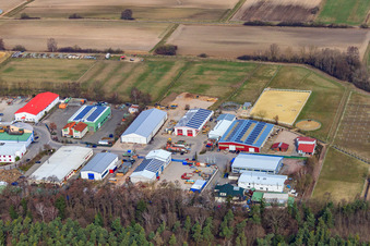 Vue aérienne de Parc industriel de Gäxwald avec emballage transparent Weber GmbH, REGAB GmbH génie civil et Feinwerk précision et technique de mesure GmbH & Co. KG à Herxheim bei Landau dans le département Rhénanie-Palatinat, Allemagne