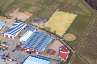 Parc industriel de Gäxwald avec emballage transparent Weber GmbH, REGAB GmbH génie civil et Feinwerk précision et technique de mesure GmbH & Co. KG à Herxheim bei Landau dans le département Rhénanie-Palatinat, Allemagne hors des airs