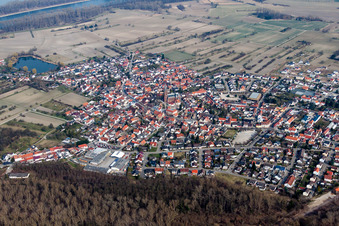 Vue aérienne de Les rives du Rhin à le quartier Rheinsheim in Philippsburg dans le département Bade-Wurtemberg, Allemagne