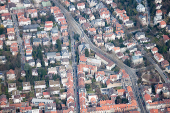 Vue aérienne de Église Saint-Jean à le quartier Neuenheim in Heidelberg dans le département Bade-Wurtemberg, Allemagne