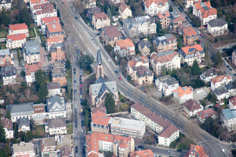 Vue aérienne de Église Saint-Jean à le quartier Neuenheim in Heidelberg dans le département Bade-Wurtemberg, Allemagne