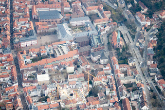 Vue aérienne de Place de l'Université à le quartier Kernaltstadt in Heidelberg dans le département Bade-Wurtemberg, Allemagne