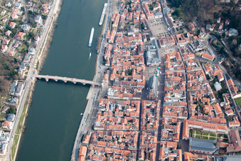 Vue aérienne de Vieux Pont, Vieille Ville à le quartier Kernaltstadt in Heidelberg dans le département Bade-Wurtemberg, Allemagne